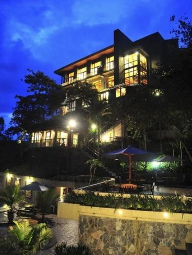 Sangria Resort And Spa Lembang Exterior foto